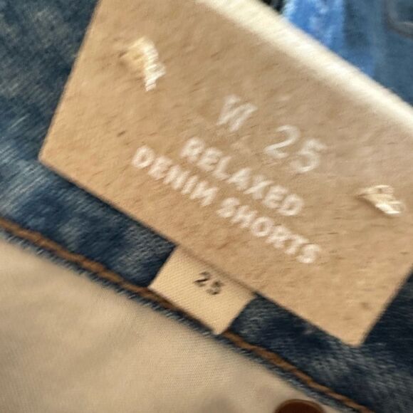 Madewell size 25 new Relaxed Denim Shorts in Renfield Wash Destructed Edition - Picture 7 of 9